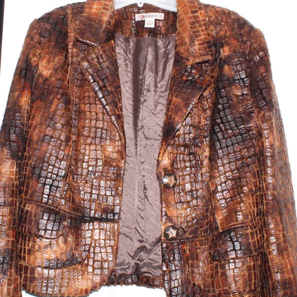 Soft (as butter) snake skin blazer.